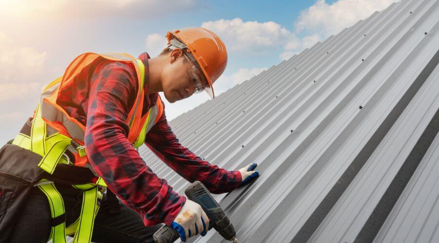 Professional Emergency Roof Repairs services in South Naknek, AK